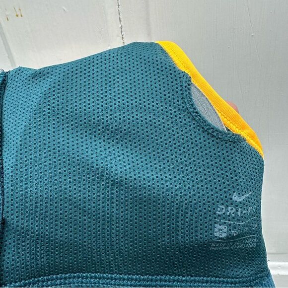 Nike zip front sports bra women's xs with removable cups - Picture 3 of 4